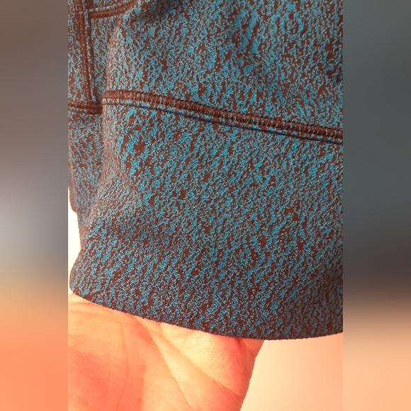 Lululemon half-zip light sweater - size 4 - Picture 2 of 6